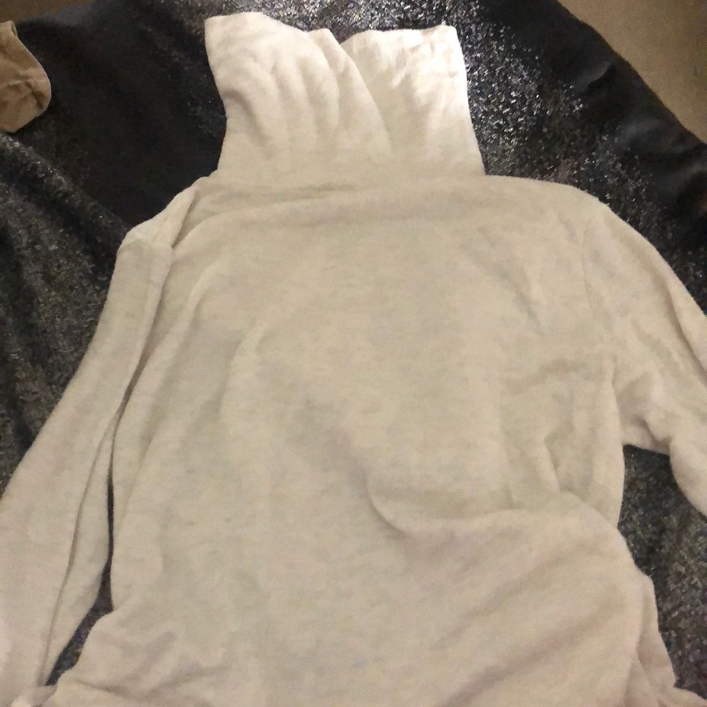 Turtle neck cropped sweater